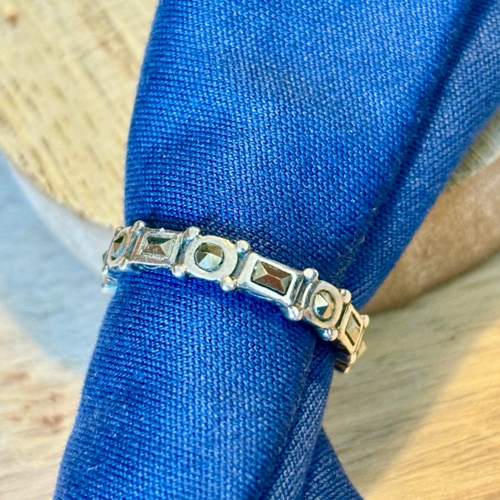 Silver Geometric Pattern Ring Timeless Design - image 1